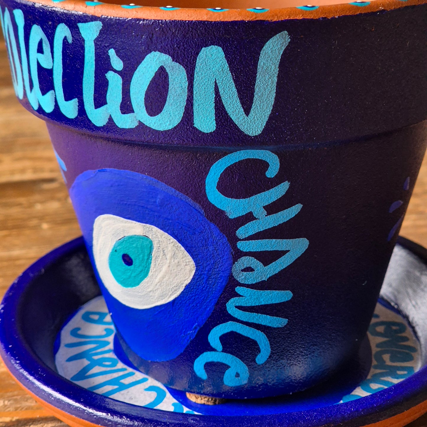 Cache pot "PROTECTION"